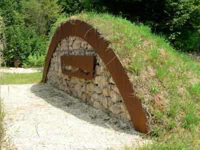 Grabhügel im Archäologiepark bei Riedenburg